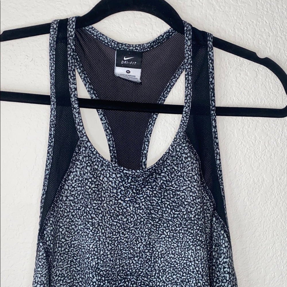 🎱Nike Dri FIT training tank top with speckled pattern & black mesh throughout! - Picture 3 of 11